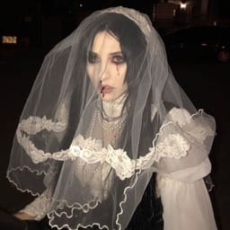 کاور اهنگ Crazy Girls