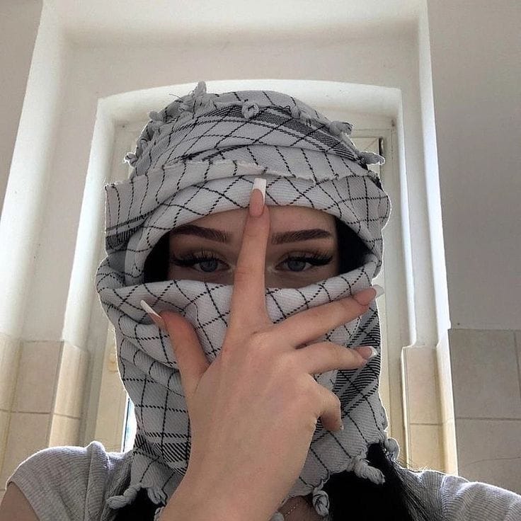 کاور اهنگ Habibi...