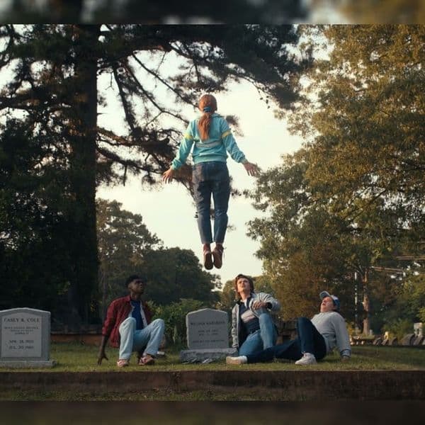 کاور اهنگ Running Up That Hill از Kate Bush